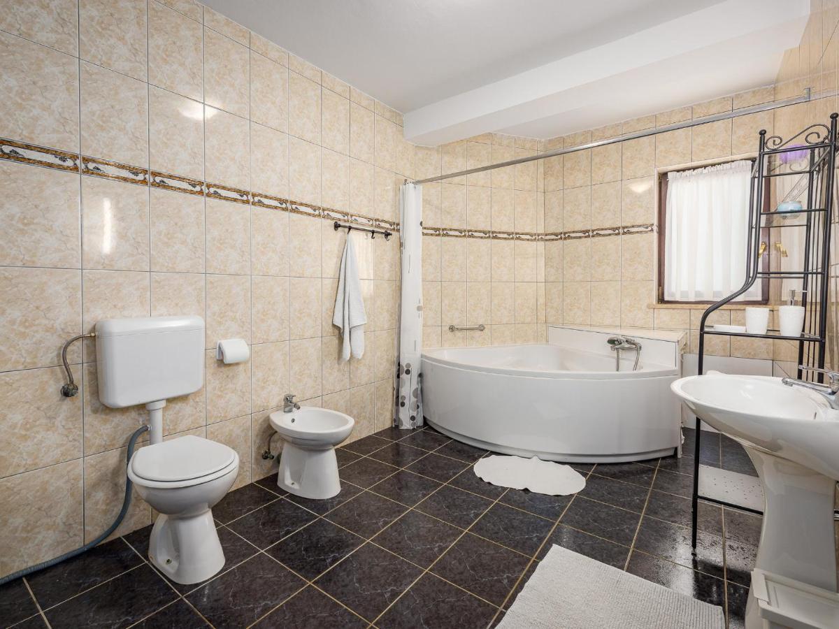 Villa Martimar With Pool And Hot Tub In Istria Rosini Exterior photo